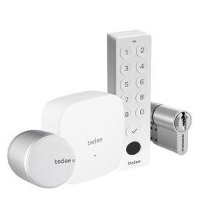 conjunto completo en blanco tedee pro con teclado biometrico